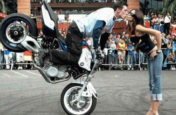 http://www.xtremelife.ru/pictures/moto_kiss.jpg